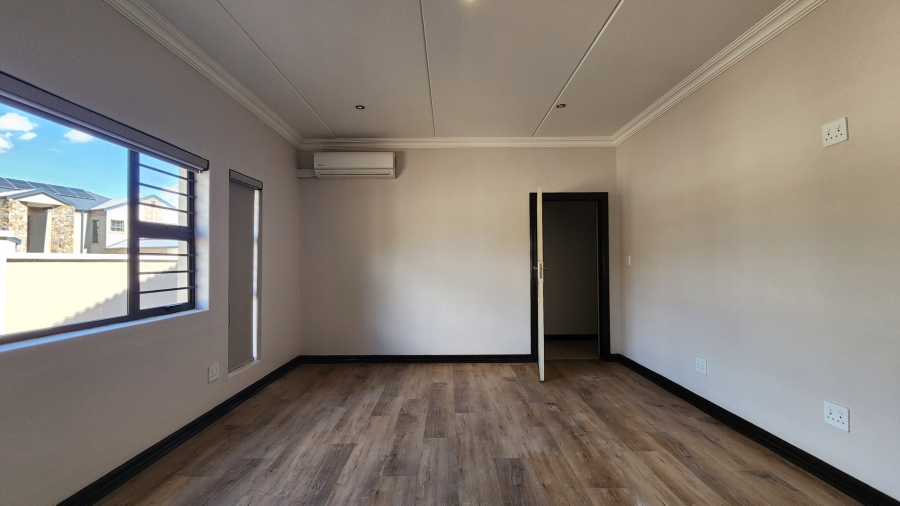 To Let 6 Bedroom Property for Rent in Tuscany Ridge North West